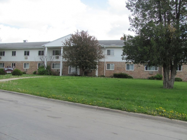 MEADOW RIDGE APARTMENTS, 791 Russell Rd #103, Waterloo, IA, 50701